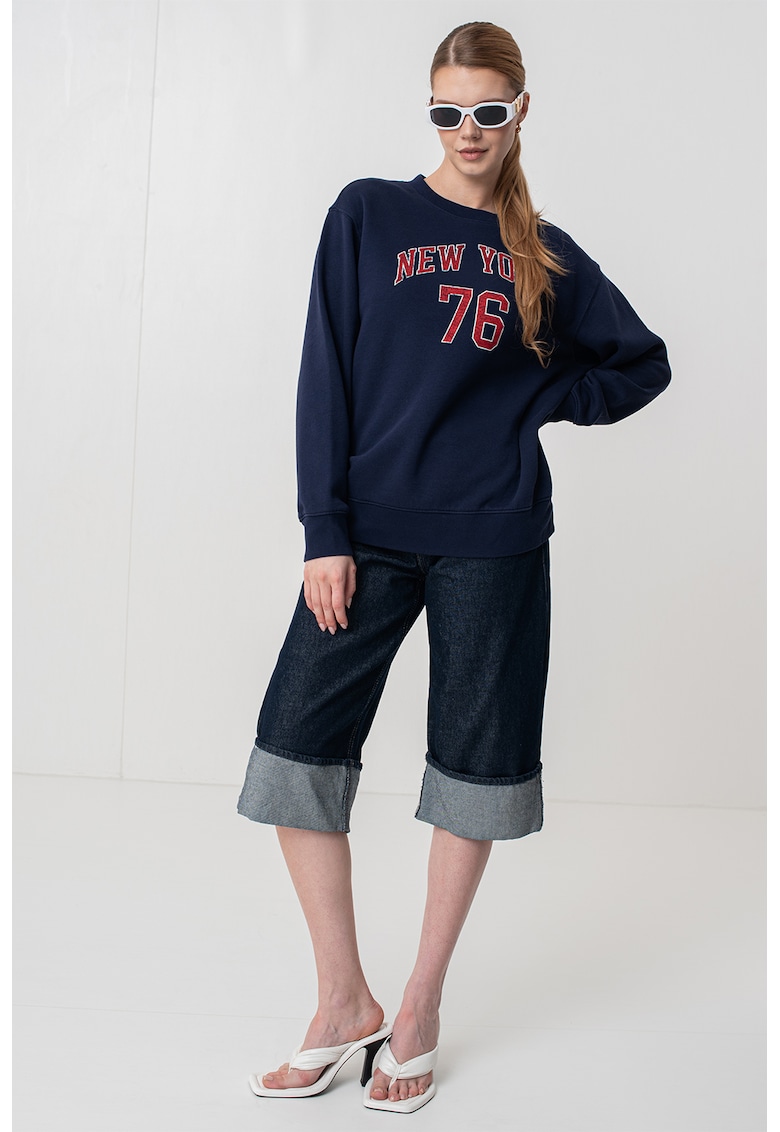 Суитшърт с надпис GAP