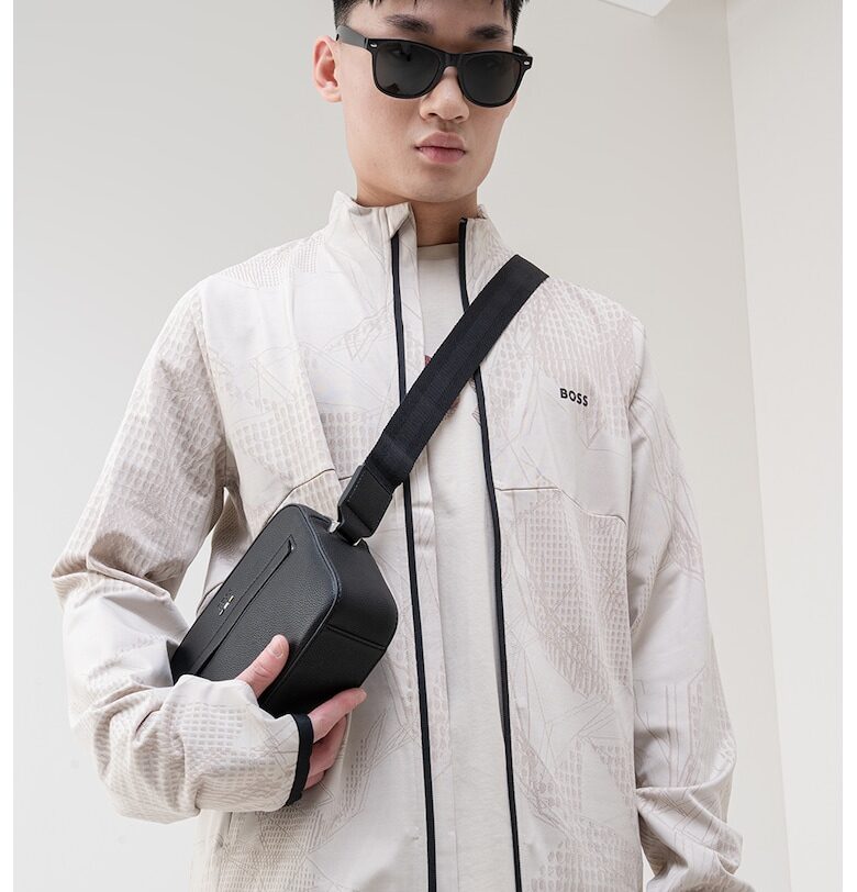 Суитшърт с цип и лого BOSS