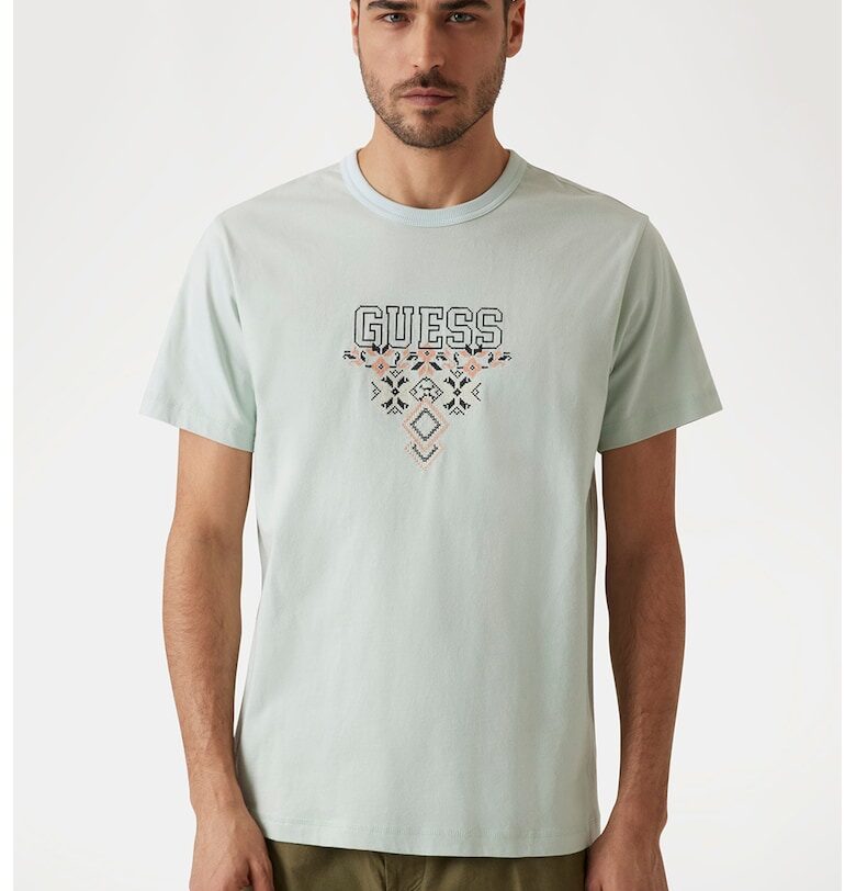 Тениска с бродирано лого GUESS