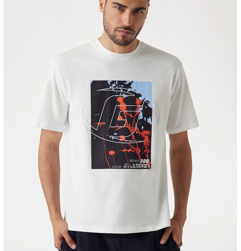 Тениска с графика GUESS