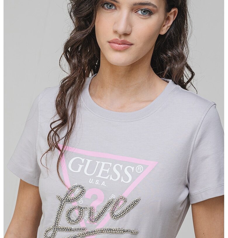 Тениска с декоративни камъни GUESS