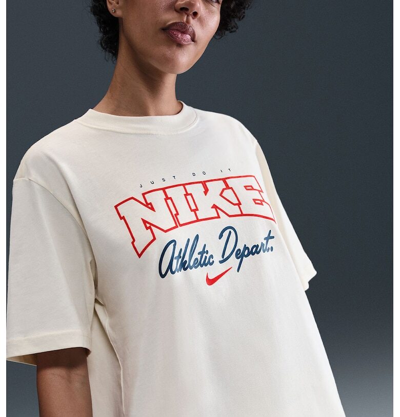 Тениска с лого Nike