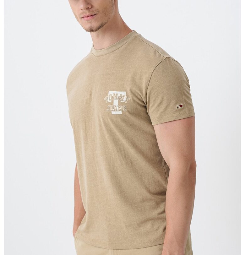 Тениска с лого и овално деолте Tommy Jeans