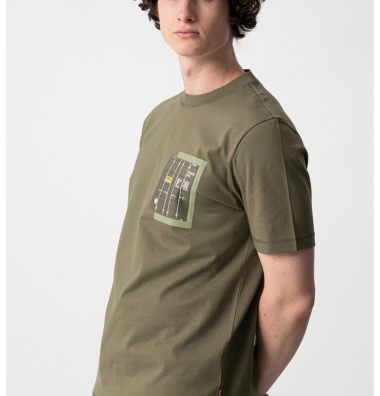 Тениска с овално деколте и графика на гърдите BOSS