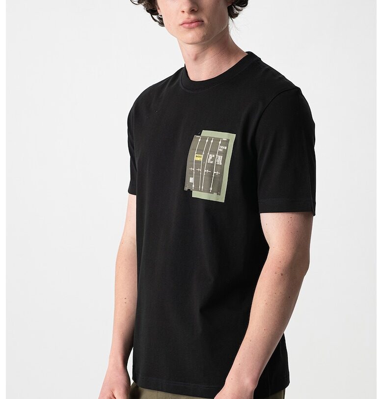 Тениска с овално деколте и графика на гърдите BOSS