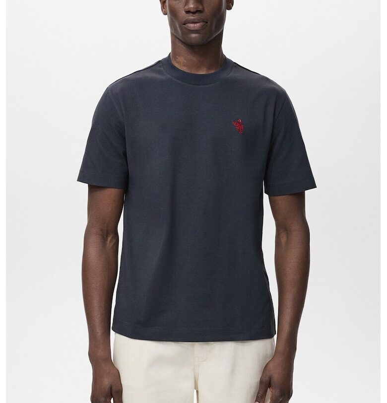 Тениска с овално деколте и детайл на гърдите Mango