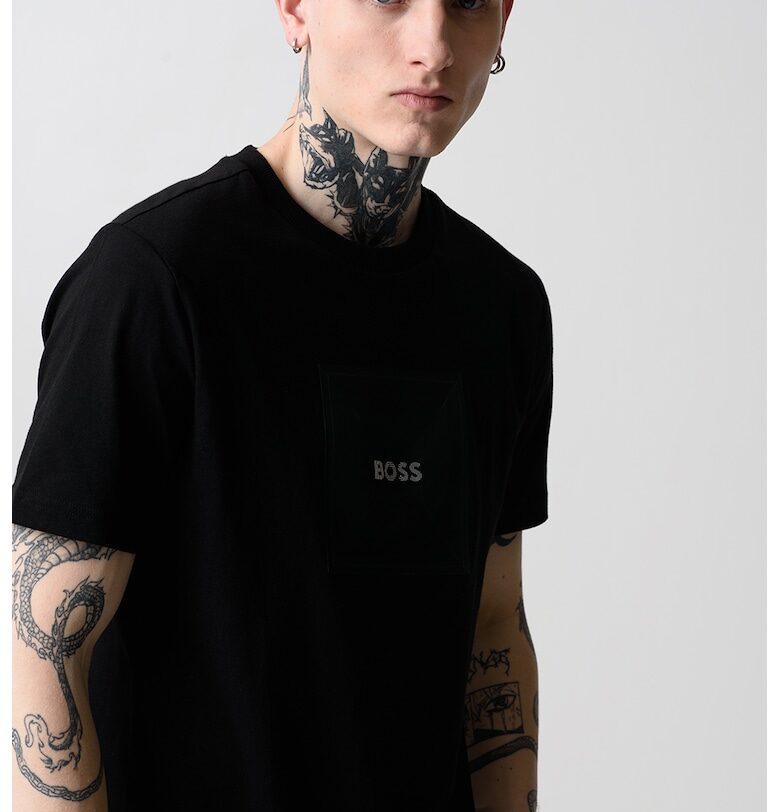 Тениска с овално деколте и лого BOSS