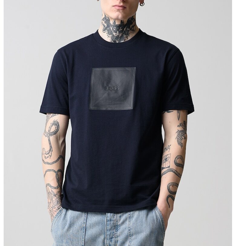 Тениска с овално деколте и лого BOSS