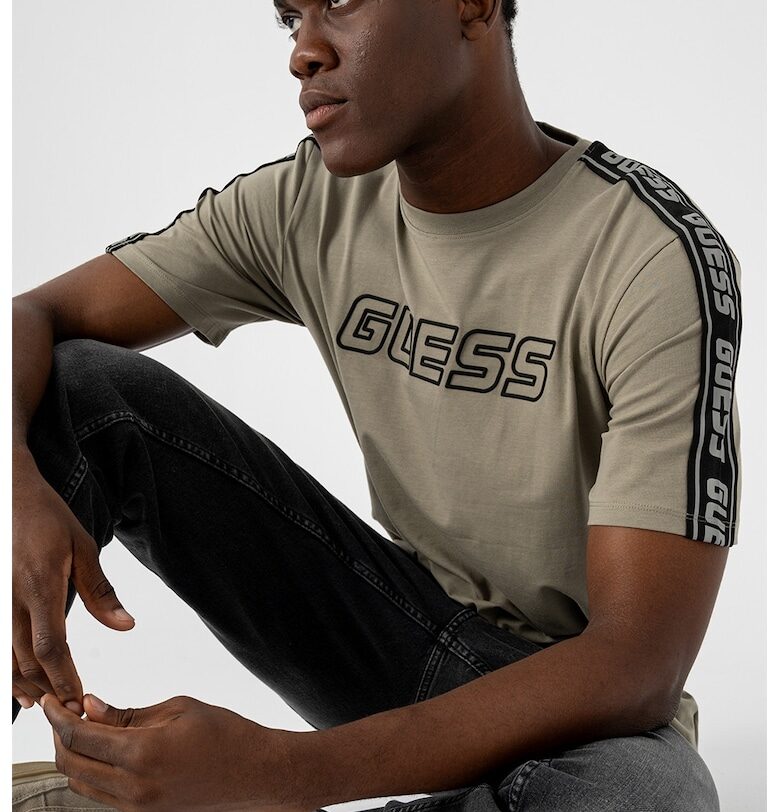 Тениска с овално деколте и лого GUESS