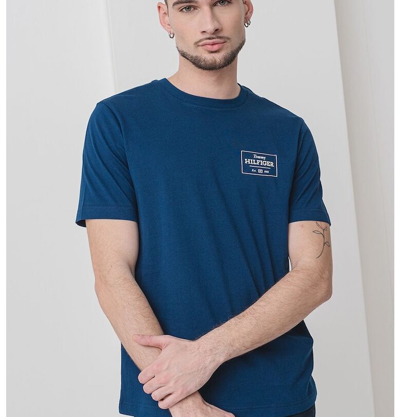 Тениска с овално деколте и лого Tommy Hilfiger