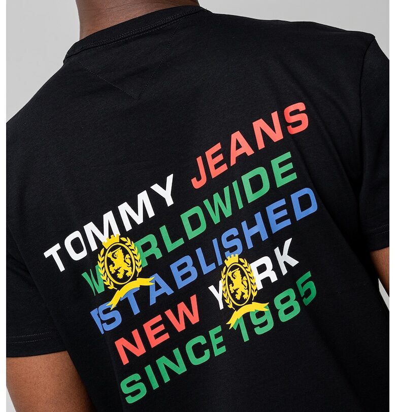 Тениска с овално деколте и лого Tommy Jeans