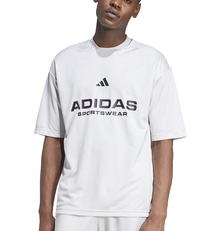 Тениска с овално деколте и лого adidas Sportswear