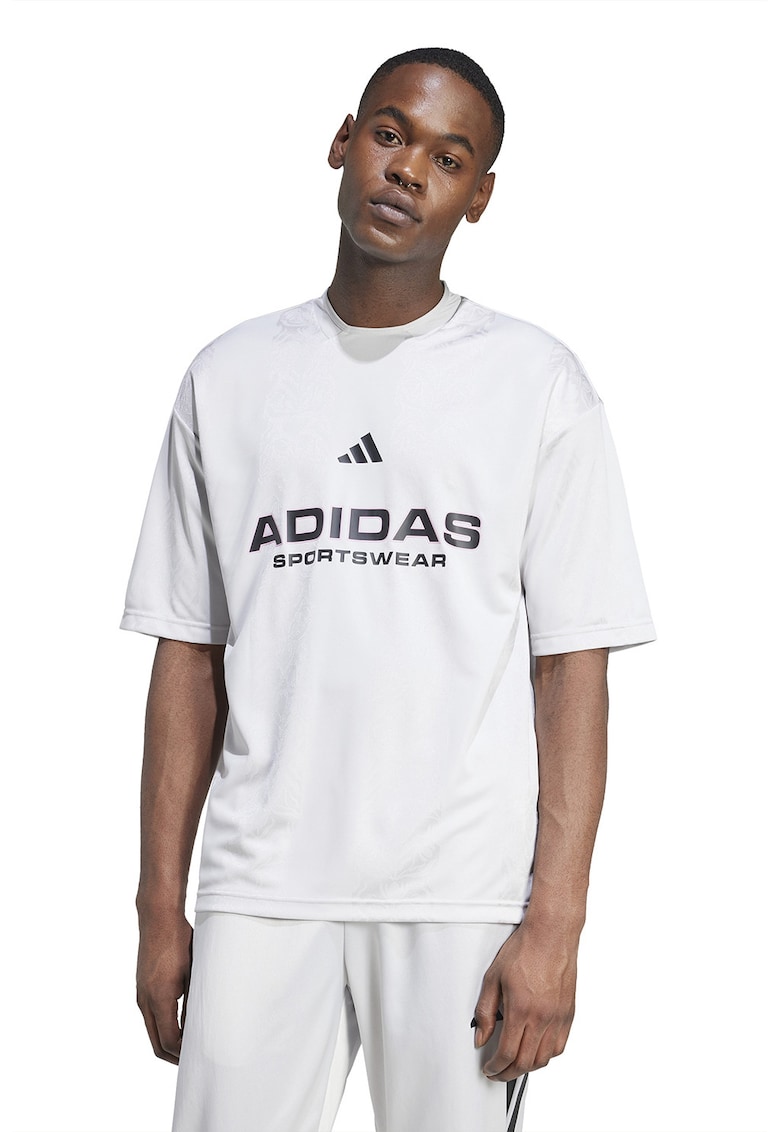 Тениска с овално деколте и лого adidas Sportswear