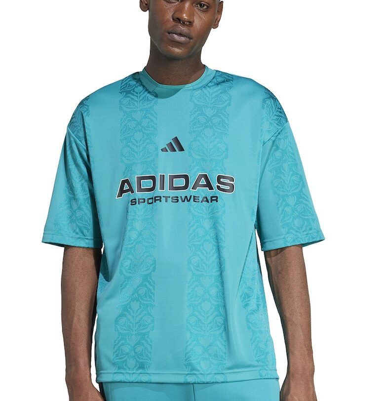 Тениска с овално деколте и лого adidas Sportswear