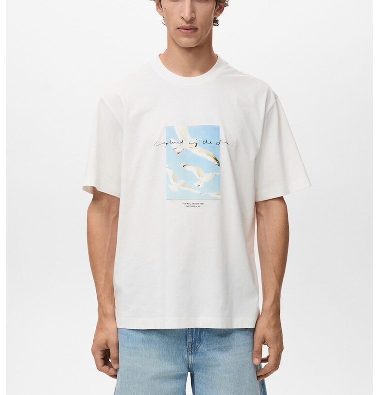 Тениска с овално деколте с принт и надпис Mango