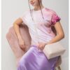 Тениска с принт и лого от декоративни камъни GUESS