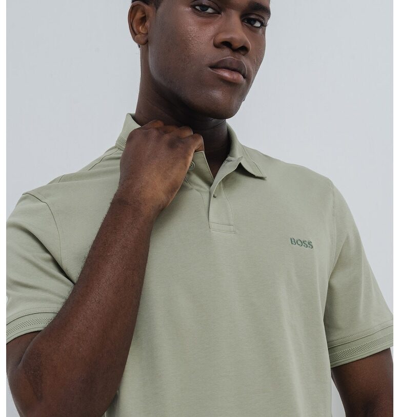 Тениска с яка и бродирано лого BOSS