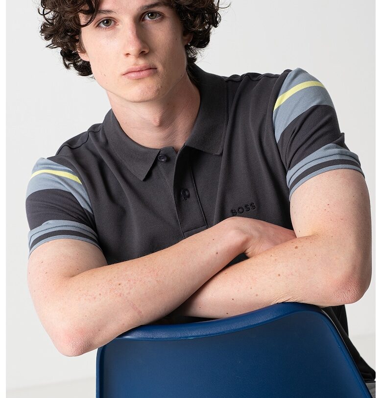 Тениска с яка и контрастно райе BOSS