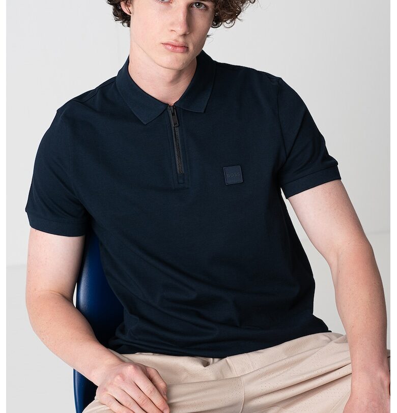 Тениска с яка и цепка с цип BOSS