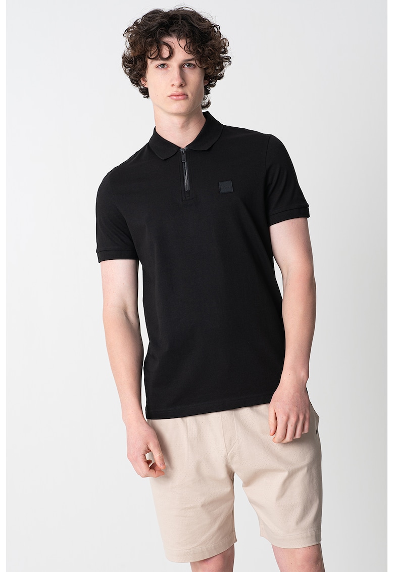 Тениска с яка и цепка с цип BOSS