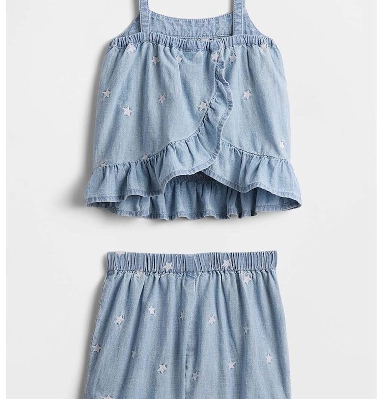 Топ и шорти с бродирани звезди GAP