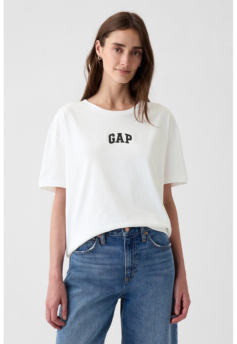 Уголемена тениска с бродирано лого GAP