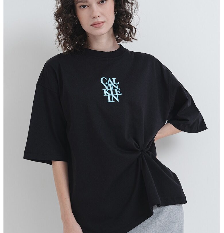 Уголемена тениска с лого CALVIN KLEIN JEANS
