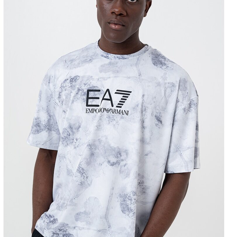 Уголемена тениска с принт EA7