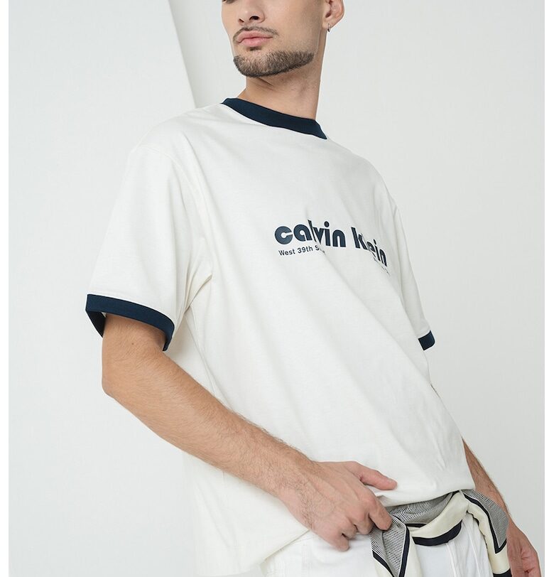 Уголемена тениска с райе CALVIN KLEIN JEANS