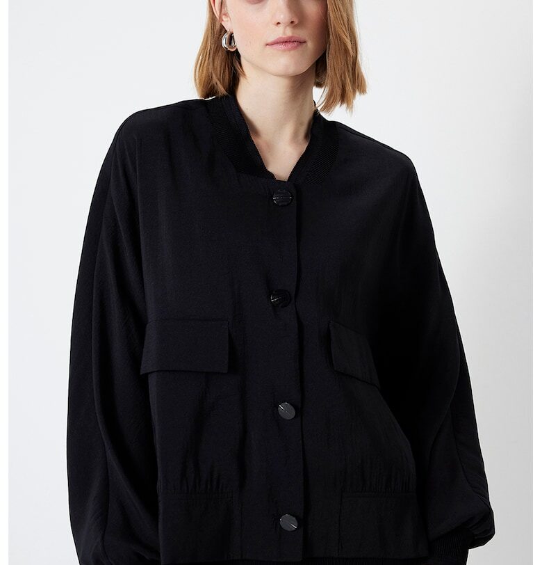 Уголемено яке с джобове с капаче Ipekyol