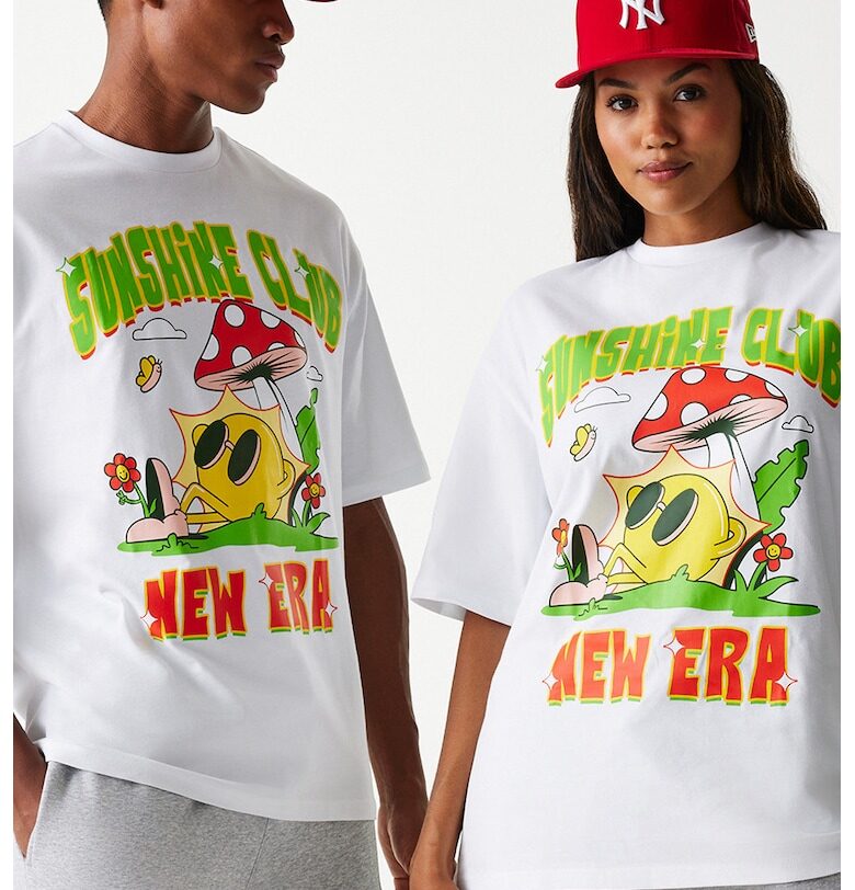 Унисекс тениска с овално деколте и графика New Era