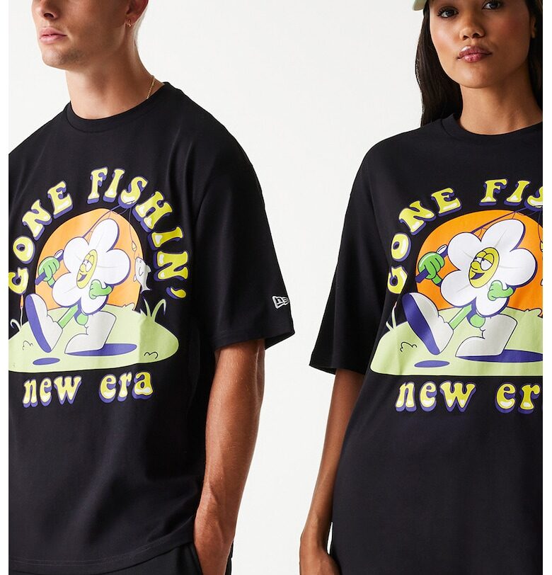 Унисекс тениска с овално деколте и графична шарка New Era