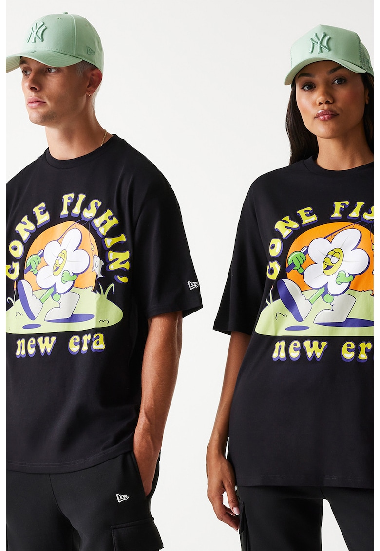 Унисекс тениска с овално деколте и графична шарка New Era