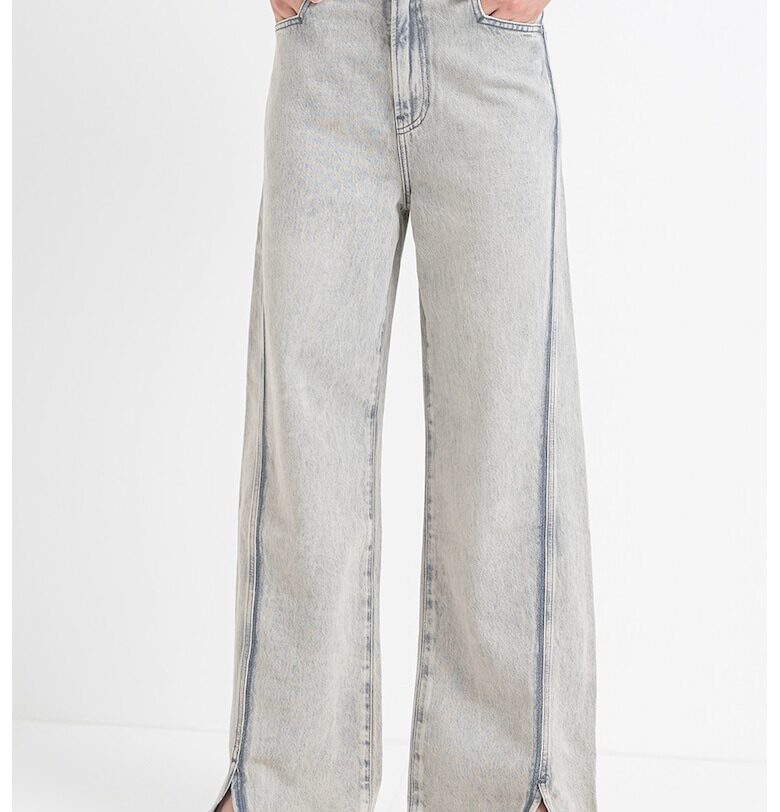 Широки дънки с цепки на маншетите BOSS