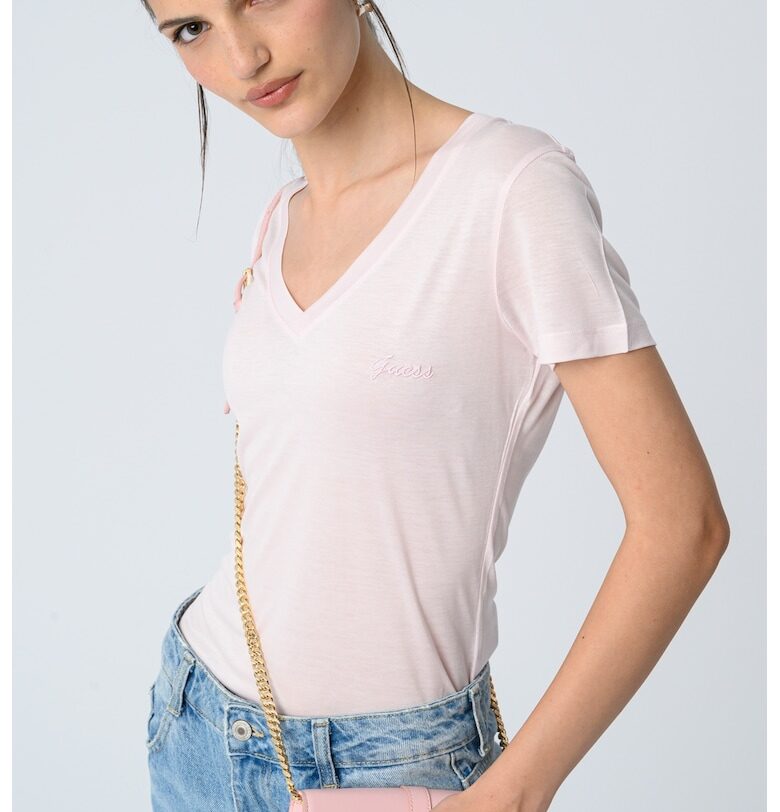 Шпиц тениска от лиосел GUESS