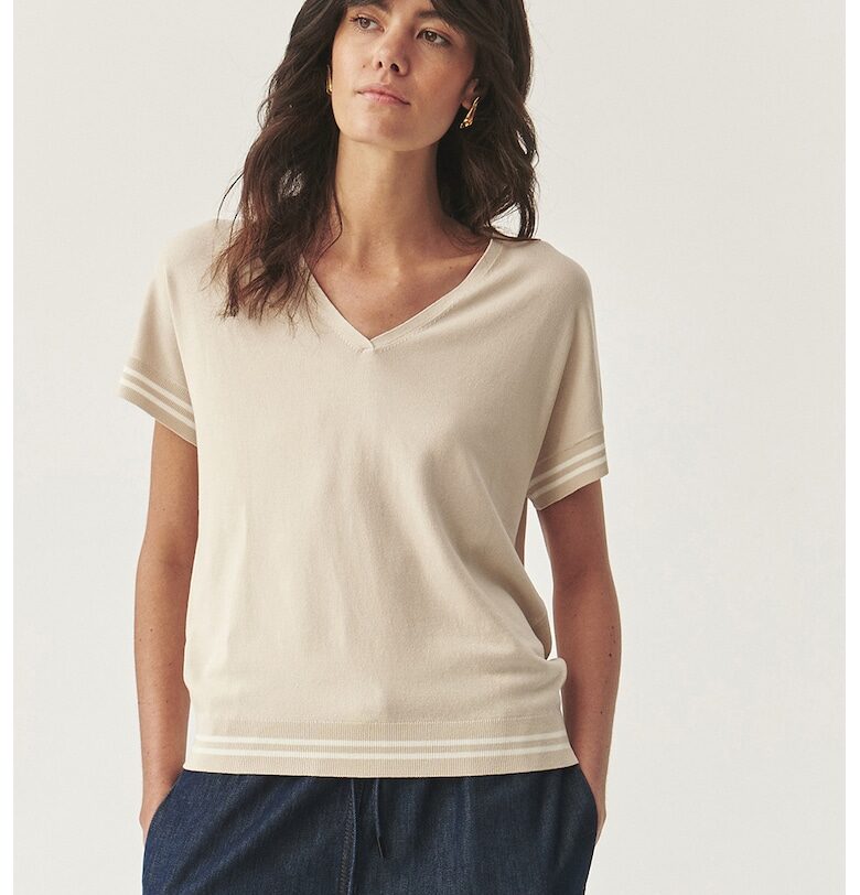 Шпиц тениска с тънки контрастни райета Tatuum