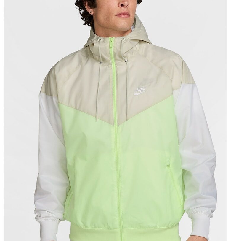 Яке Windrunner с качулка и контрасти Nike