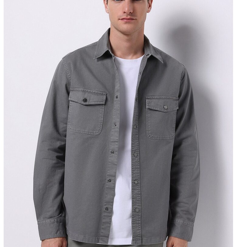 Яке от деним с джобове на гърдите COLINS