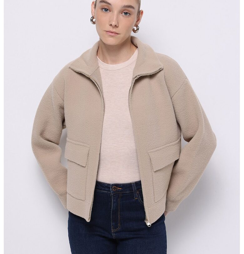 Яке с джобове и висока яка COLINS