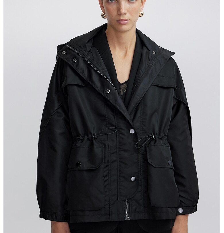 Яке с качулка и връзка Ipekyol