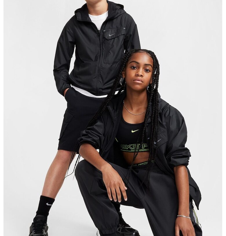 Яке с качулка и три джоба Nike