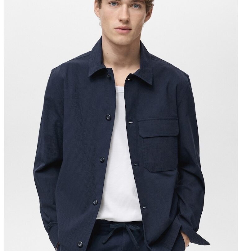 Яке с копчета и джоб на гърдите Mango