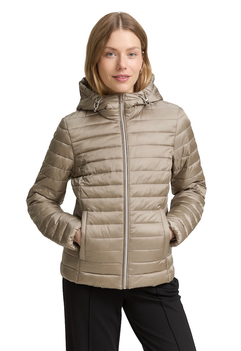 Водоустойчиво олекотено яке с качулка Tom Tailor