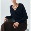 Вълнена шпиц жилетка с копчета Mango