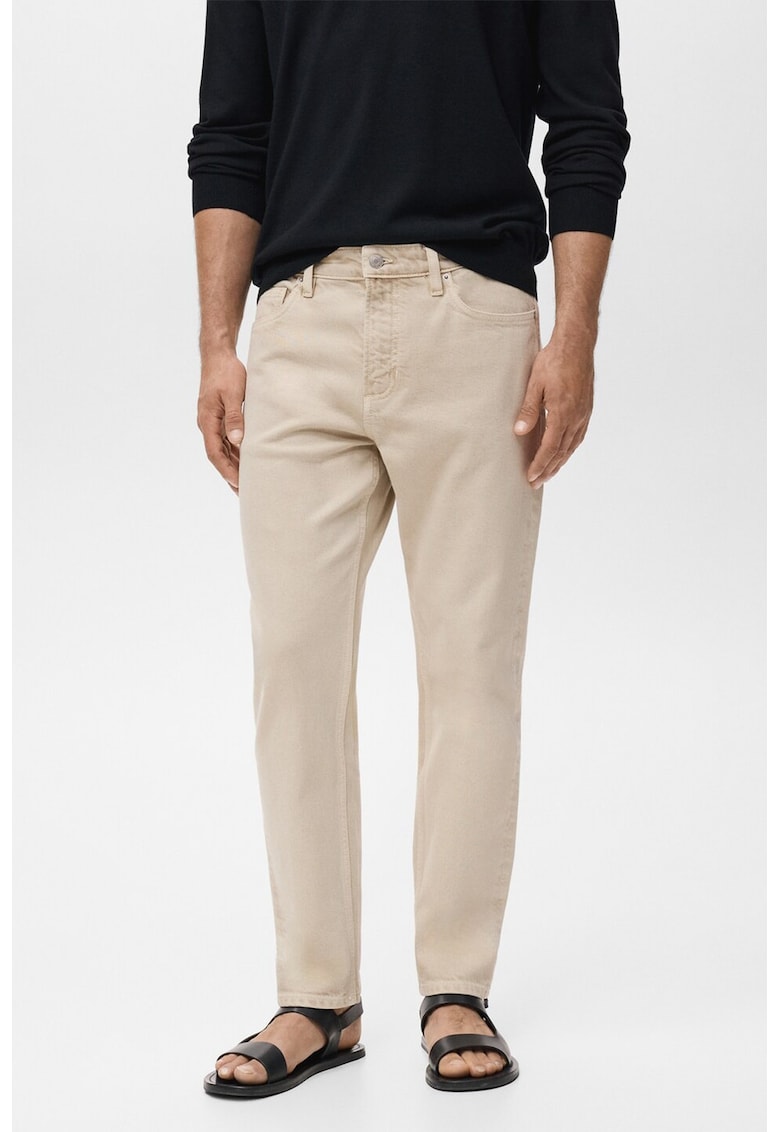 Дънки със стандартна кройка Mango