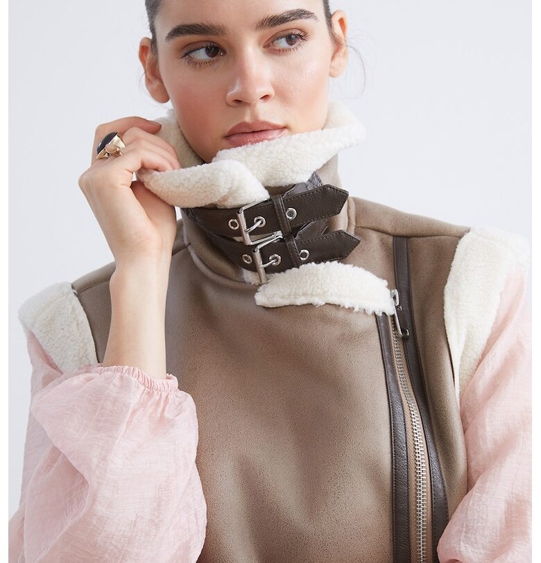 Елек с подплата от еко кожа LC WAIKIKI