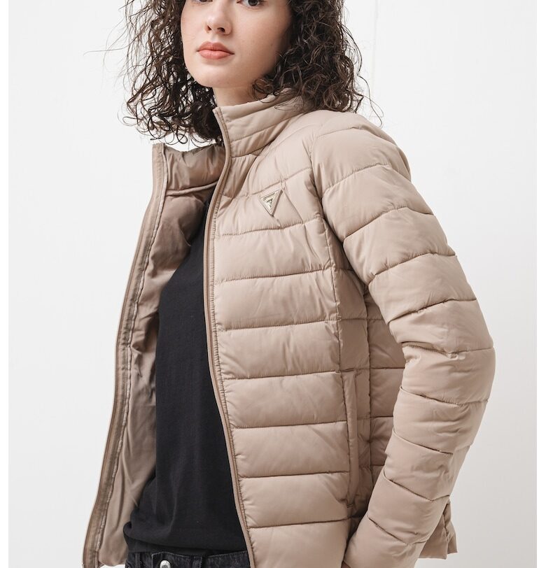 Зимно яке Diann с капитониран дизайн и качулка GUESS