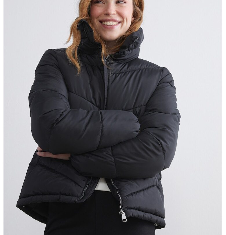 Зимно яке с вата и права яка LC WAIKIKI