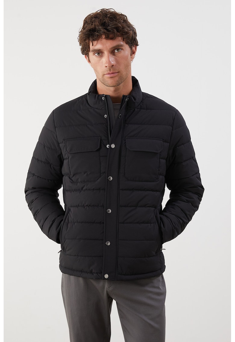 Зимно яке с джобове на гърдите LC WAIKIKI