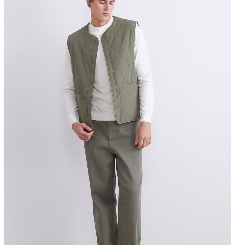 Капитониран елек с джобове LC WAIKIKI